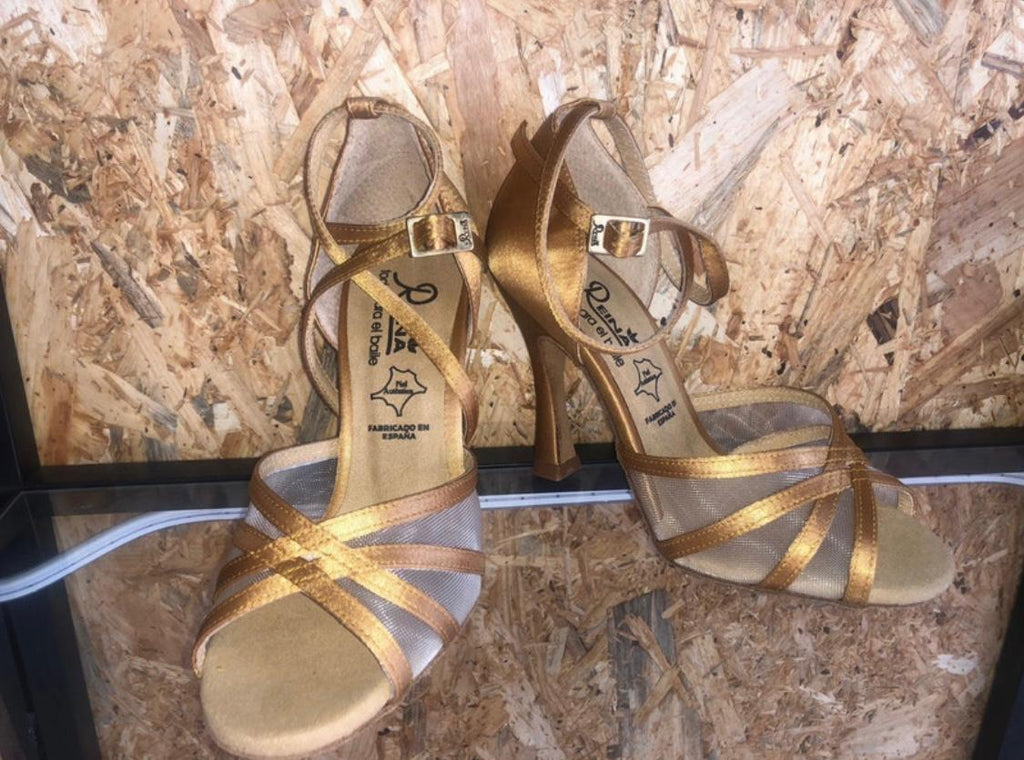 2064 TAN NÚMERO 39 TACÓN – Manuel Reina